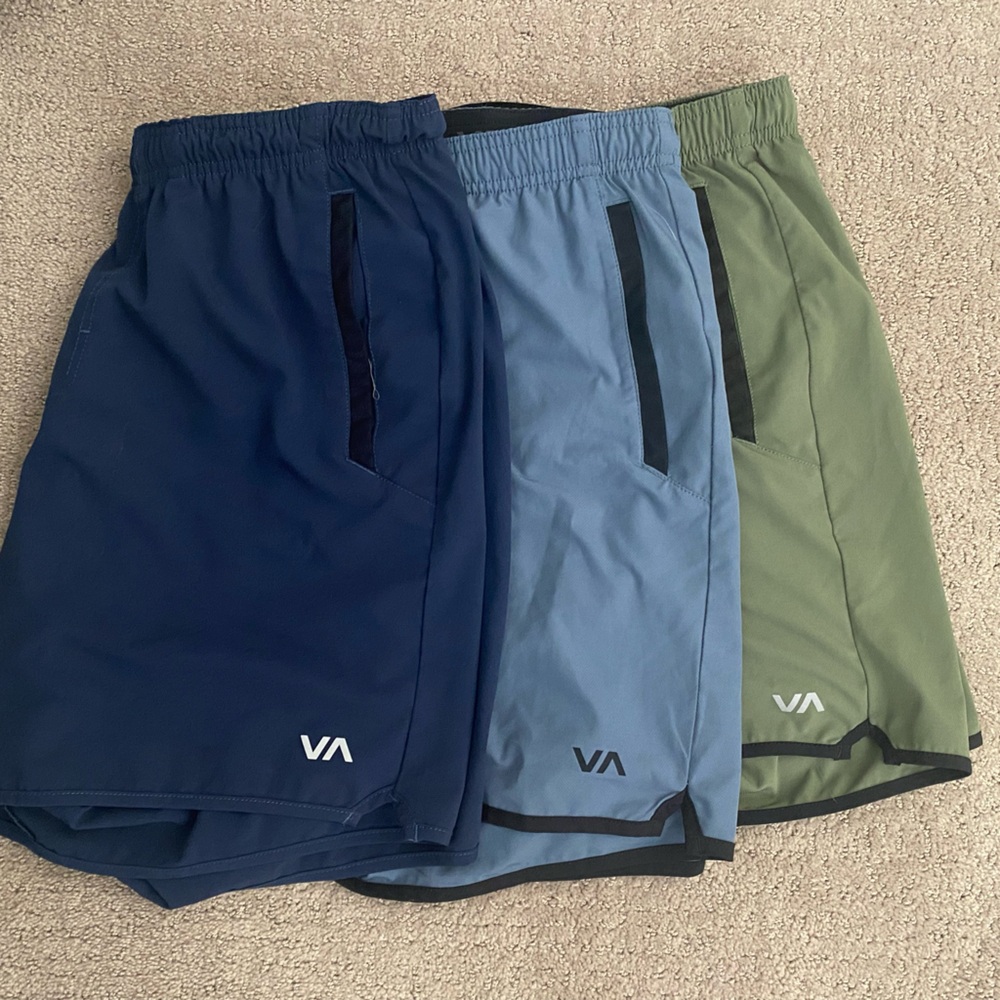 RVCA men’s medium 7” inseam shorts (3 pairs)